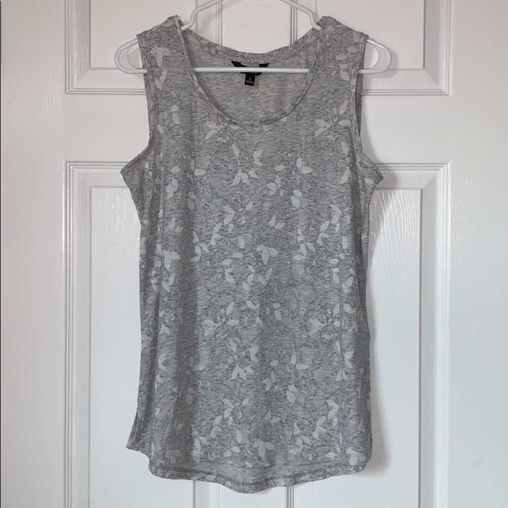 Simply Vera gray tank top with floral pattern